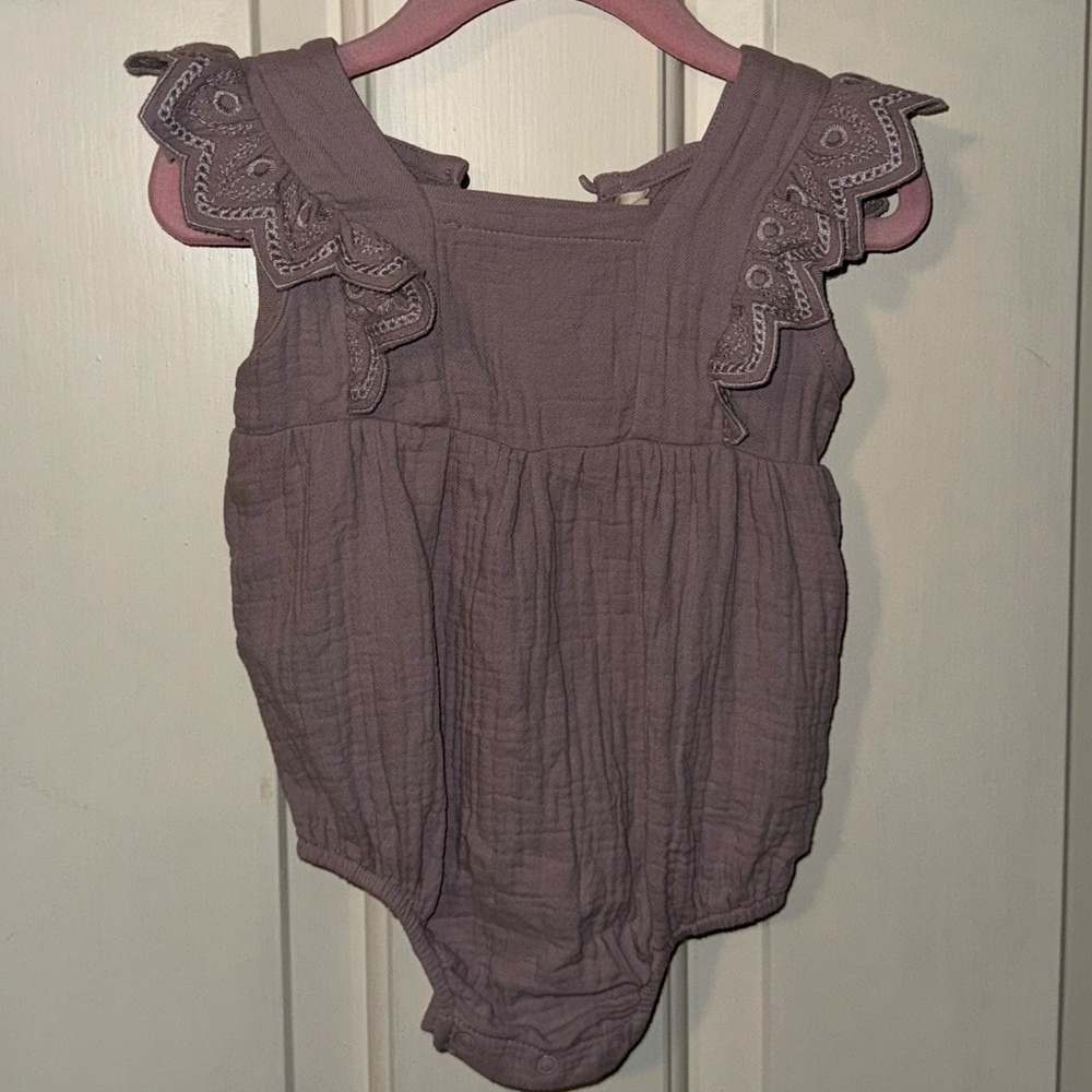 Lilac bubble romper with lace detailing ✨